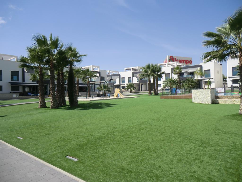 Casas Holiday - Oasis Beach Оріуела Екстер'єр фото