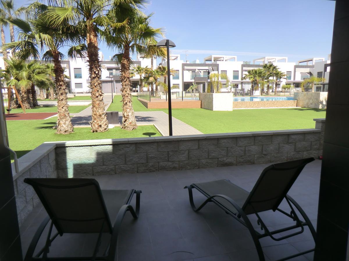 Casas Holiday - Oasis Beach Оріуела Екстер'єр фото